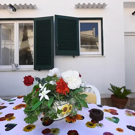 Loriand Semesterbostad *